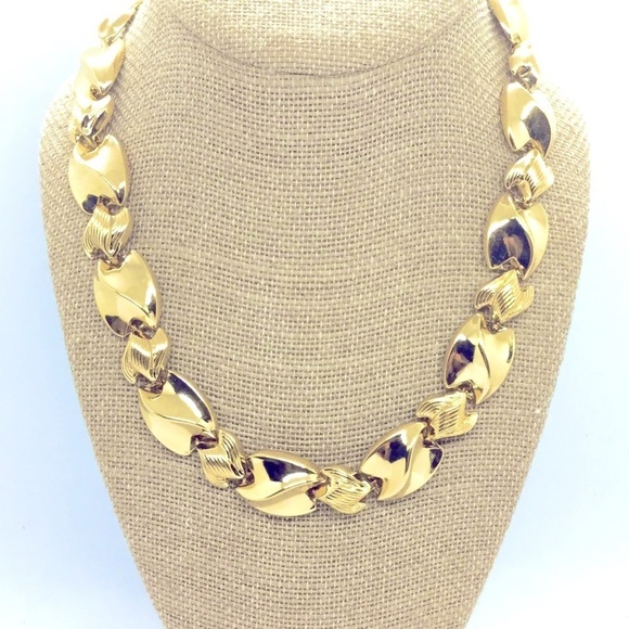 3/$30 VINTAGE 80S GOLD TONE CHUNKY CHAIN NECKLACE TEXTURED MOGUL RUNWAY RETRO - Picture 1 of 12